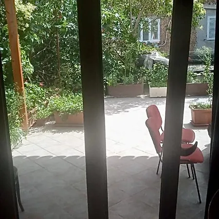 Nina Bed and Breakfast Τίρανα